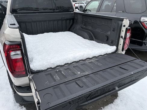 Used 2026 GMC Canyon Elevation w/ Convenience Package image 8