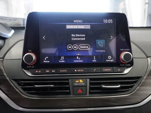 Used 2024 Nissan Altima 2.5 SV FWD image 15