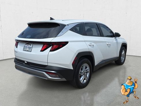 Certified 2026 Hyundai Tucson SE FWD image 5