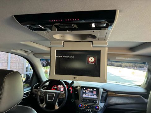 Used 2015 GMC Yukon Denali w/ Touring Package image 26