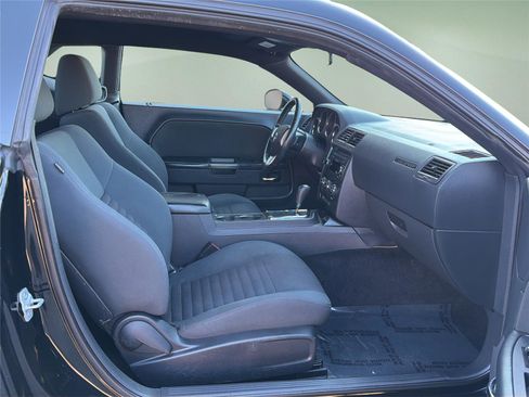 Used 2012 Dodge Challenger SXT RWD image 14