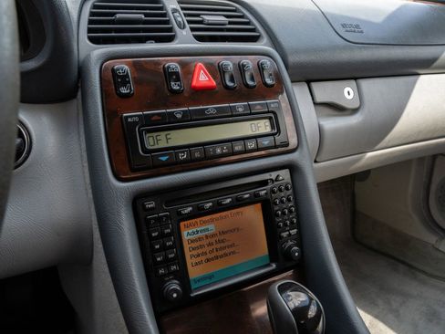 Used 2003 Mercedes-Benz CLK 320 Cabriolet image 21