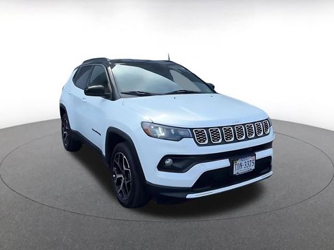 Used 2025 Jeep Compass Limited image 3