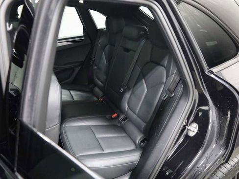 Used 2023 Porsche Macan Turbo image 36