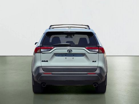 Used 2023 Toyota RAV4 XLE Premium FWD image 5