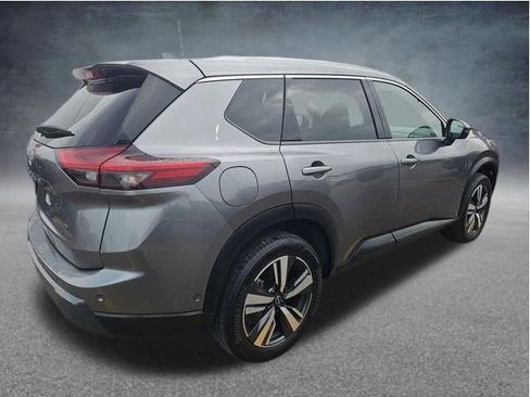Used 2025 Nissan Rogue SL FWD image 5