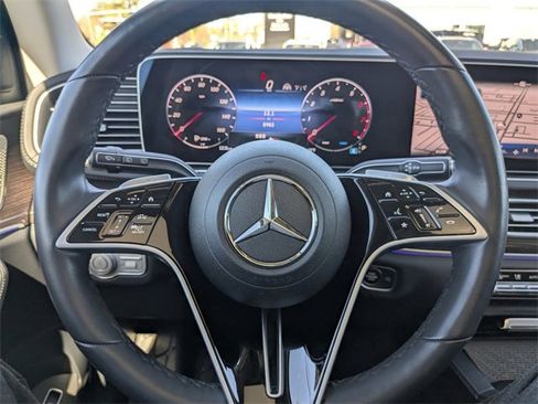 Used 2024 Mercedes-Benz GLS 450 4MATIC image 31