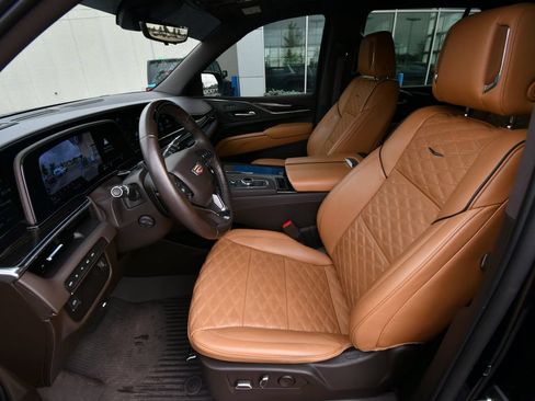 Used 2023 Cadillac Escalade Premium Luxury AWD/4WD image 14