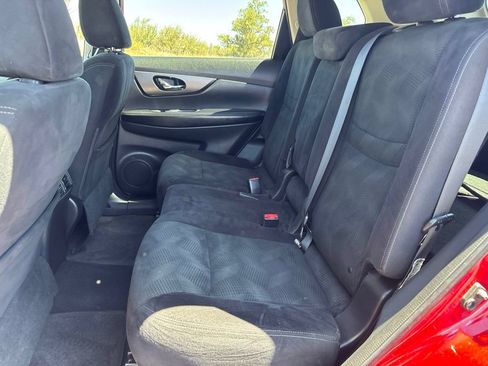 Used 2014 Nissan Rogue SV w/ SV Family Package FWD image 13