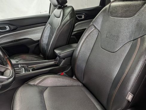 Used 2022 Jeep Compass Latitude w/ Sun and Sound Group AWD/4WD image 9