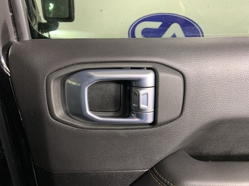 Used 2021 Jeep Wrangler Unlimited Sahara AWD/4WD image 36