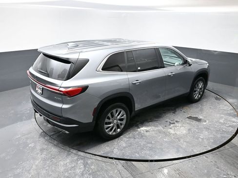 Used 2025 Buick Enclave Preferred w/ Power Package image 47