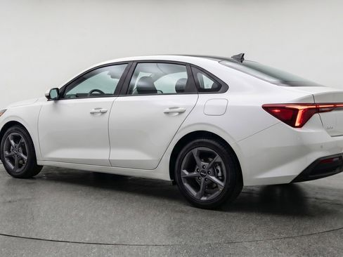 Used 2025 Kia K4 LXS image 6