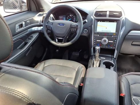 Used 2017 Ford Explorer Sport w/ Equipment Group 401A AWD/4WD image 4