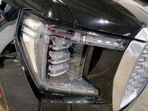 Used 2023 GMC Yukon Denali image 30