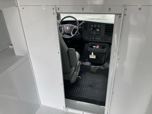 New 2025 GMC Savana 3500 w/ Power Convenience Package RWD image 24