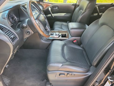 Used 2016 INFINITI QX80 Luxe w/ 22" Wheel Package image 4