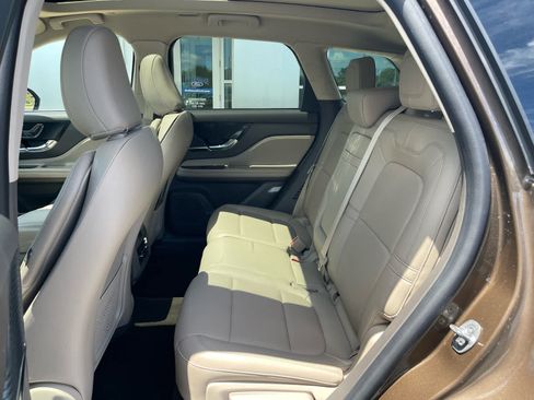 Used 2022 Lincoln Corsair AWD w/ Premium Package image 10