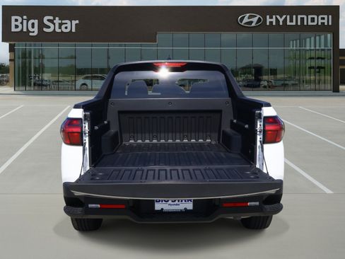 Used 2026 Hyundai Santa Cruz SE FWD image 8