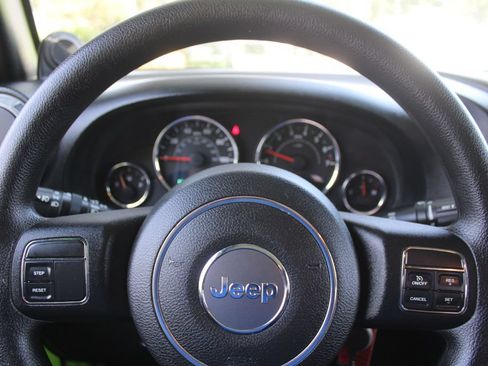 Used 2013 Jeep Wrangler Sport AWD/4WD image 19