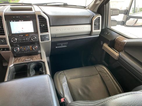 Used 2018 Ford F250 Lariat w/ Chrome Package AWD/4WD image 25