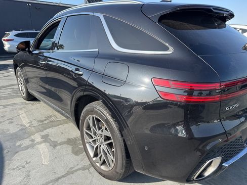 Used 2023 Genesis GV70 2.5T w/ Advanced Package image 7