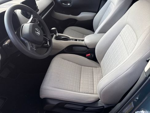 Used 2025 Honda HR-V LX image 9