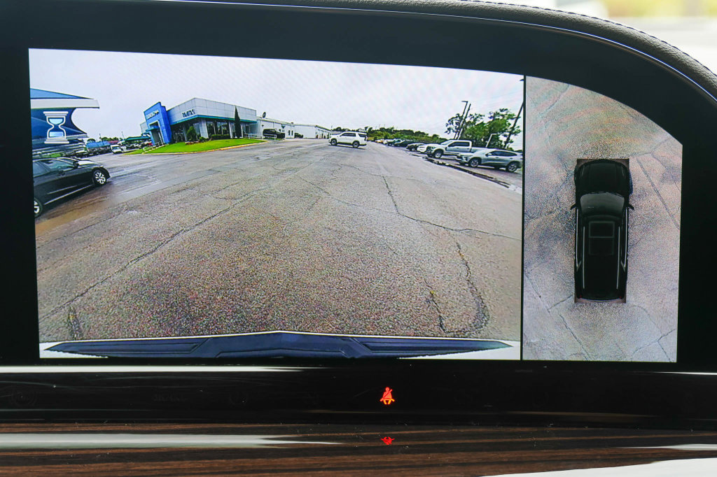 Used 2023 Cadillac Escalade Premium Luxury RWD image 42