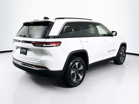 Used 2022 Jeep Grand Cherokee Limited 4xe w/ Luxury Tech Group II AWD/4WD image 9