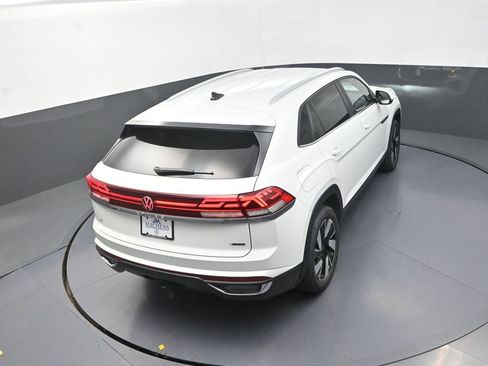 Used 2024 Volkswagen Atlas Cross Sport SE AWD/4WD image 21