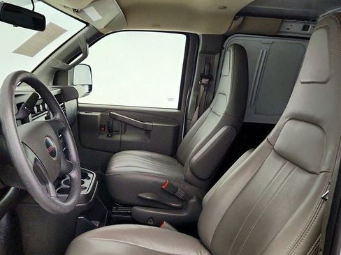 Used 2025 GMC Savana 3500 Extended RWD image 19