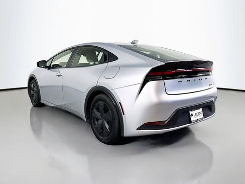 Used 2023 Toyota Prius LE FWD image 6