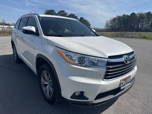 Used 2014 Toyota Highlander XLE image 9
