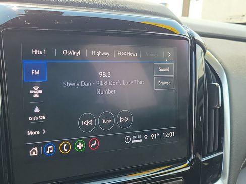 Used 2023 Chevrolet Traverse LT w/ LPO, Floor Liner Package FWD image 28