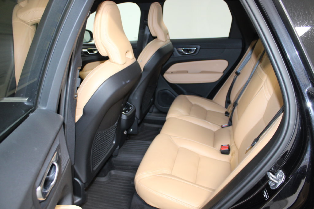Used 2020 Volvo XC60 T6 Inscription AWD/4WD image 24