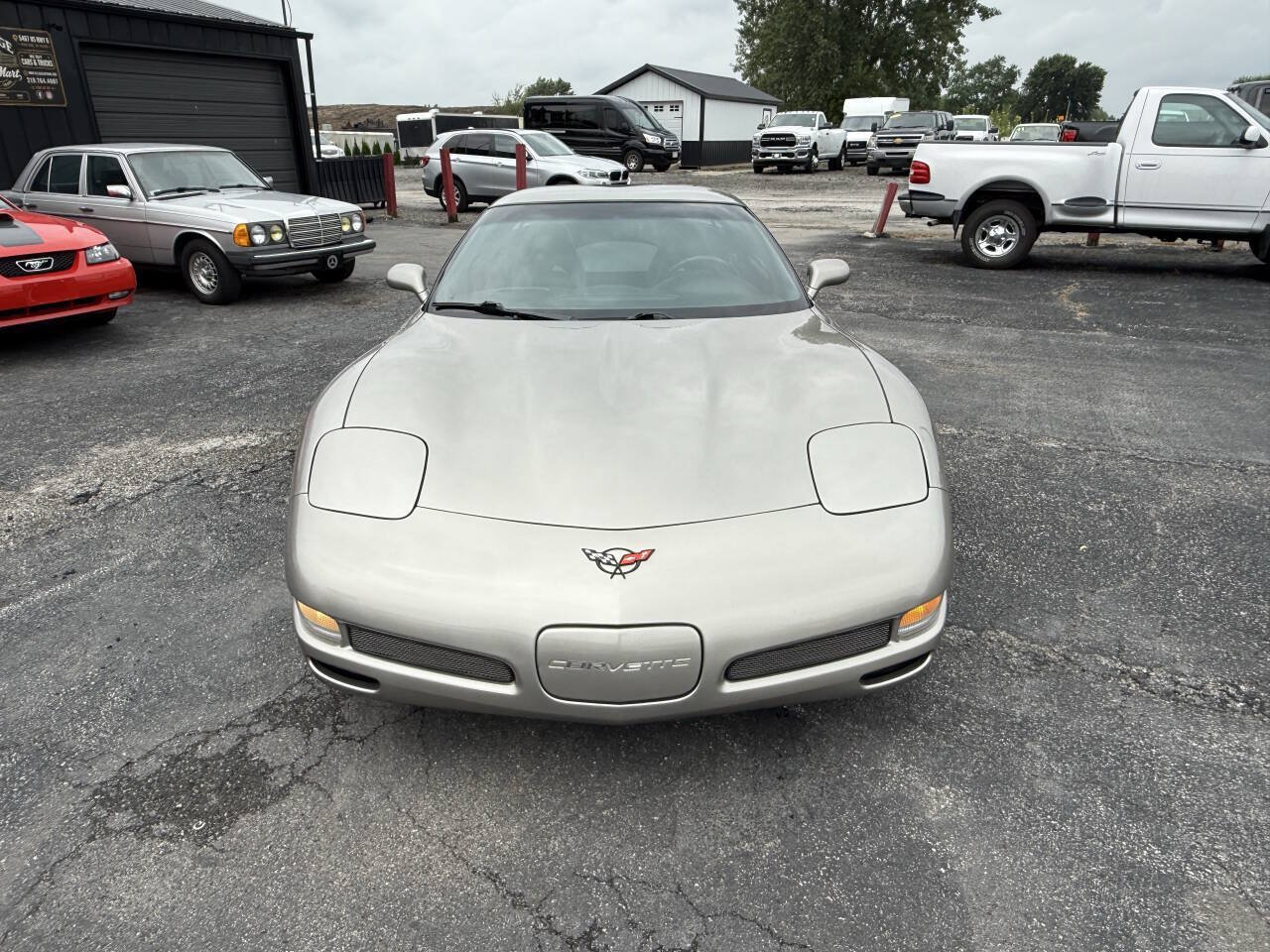 Used 1998 Chevrolet Corvette Coupe w/ Roof Pkg RWD image 8