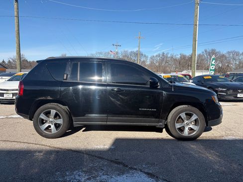 Used 2017 Jeep Compass High Altitude image 3