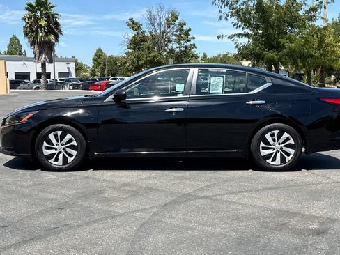 Used 2024 Nissan Altima 2.5 S FWD image 14