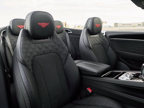 Used 2024 Bentley Continental GT S image 32