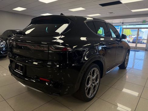 Used 2024 Alfa Romeo Tonale Ti w/ Premium Interior Package AWD/4WD image 5
