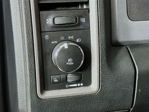 Used 2016 RAM 1500 Express image 10