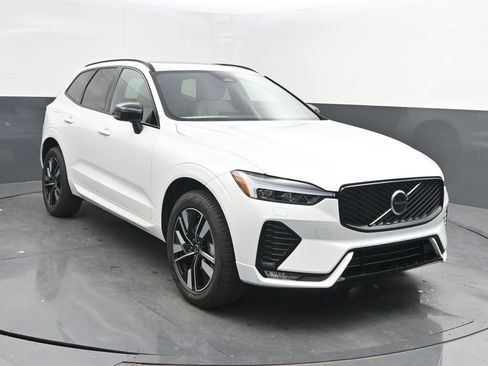 New 2026 Volvo XC60 B5 Core w/ Climate Package AWD/4WD image 9