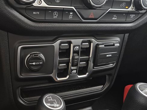 New 2026 Jeep Gladiator Mojave AWD/4WD image 27