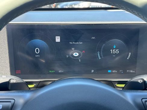 Used 2025 Hyundai Kona Limited FWD image 32