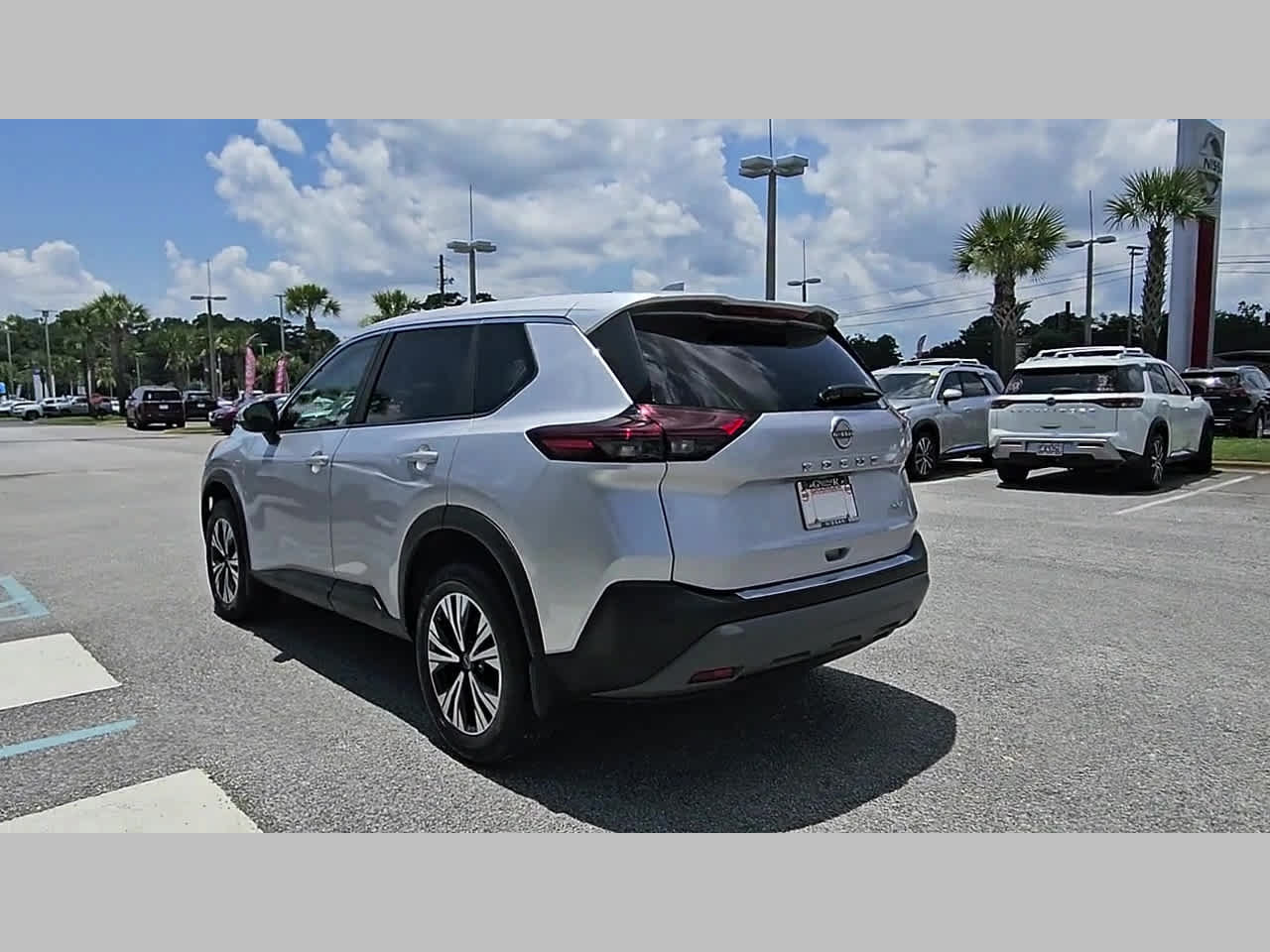 Used 2023 Nissan Rogue SV FWD image 29