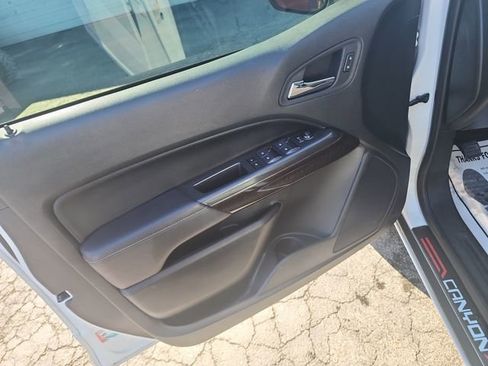 Used 2022 GMC Canyon Elevation w/ Elevation Premium Package image 17