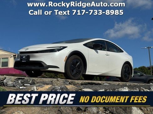 Used 2025 Toyota Prius LE FWD image 1