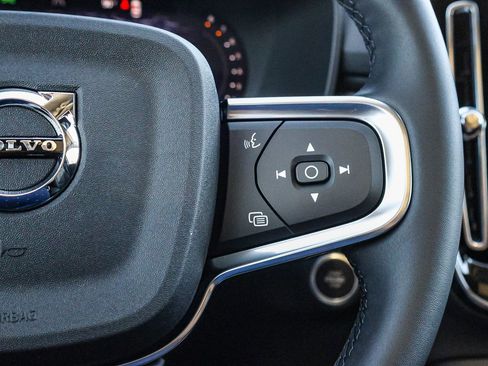 New 2026 Volvo XC40 B5 Core image 38