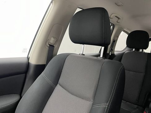 Used 2017 Nissan Pathfinder SV AWD/4WD image 39