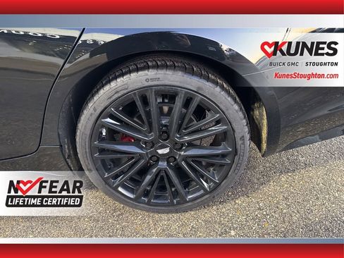 Used 2025 Cadillac CT5 V image 18